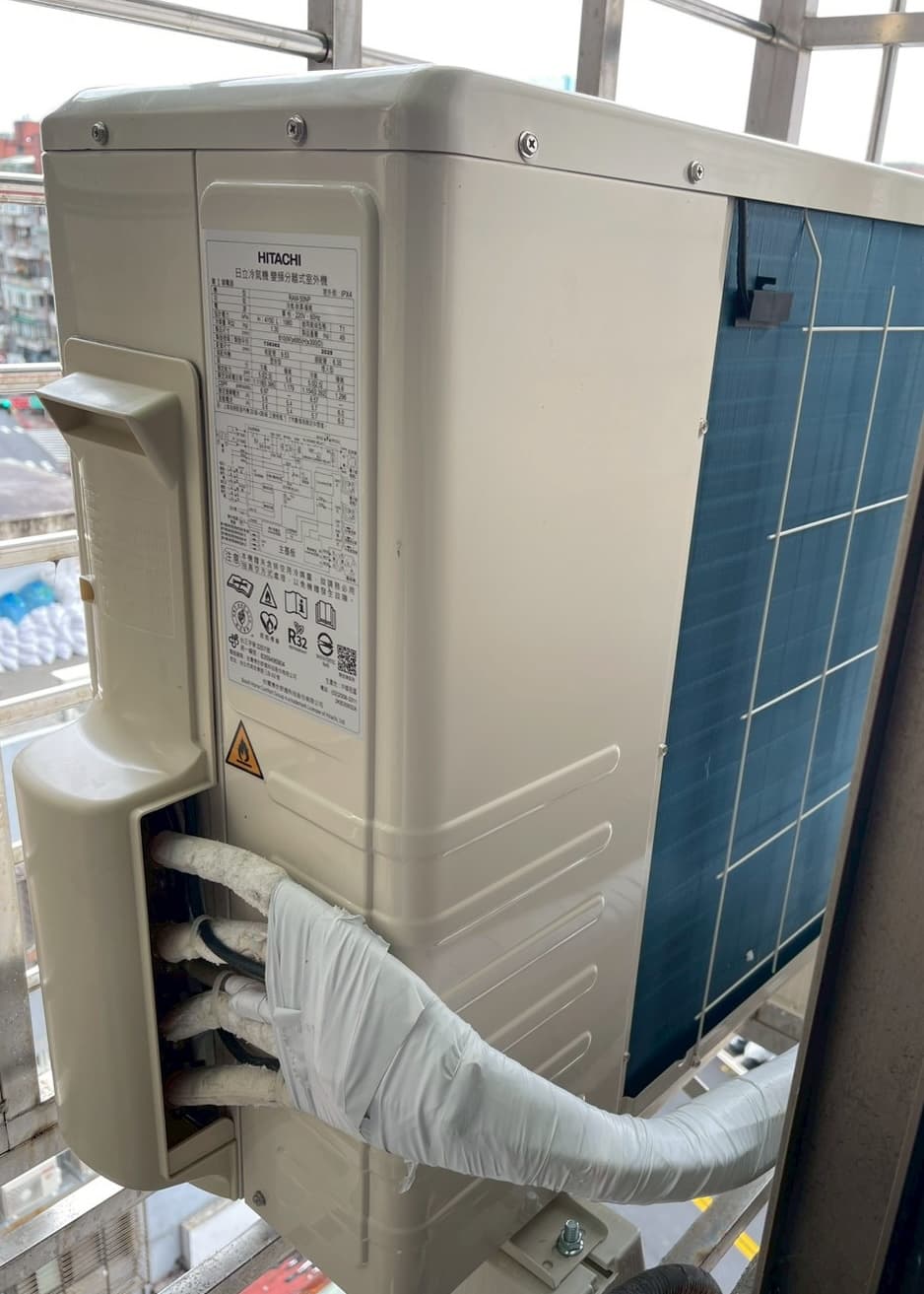 外機名牌特寫示意圖